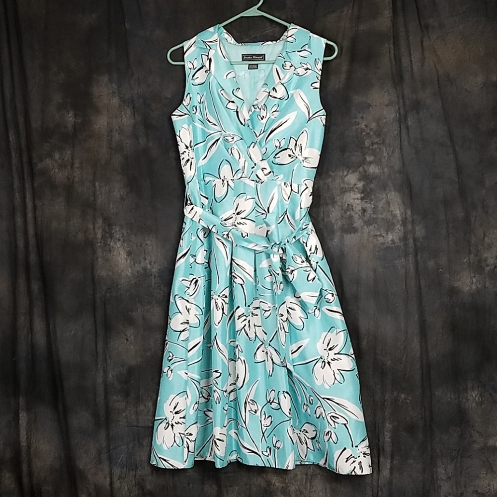 Classic dress 👗